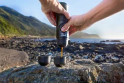 WACACO Nanopresso Barista Kit, Zubehör Für Die Tragbare Espressomaschine Nanopresso. Doppelter Espresso, Lungo 12 WACACO Nanopresso Barista Kit, Zubehör Für Die Tragbare Espressomaschine Nanopresso. Doppelter Espresso, Lungo -Kaffeegetränkeladen 2c95c992b672573e667f89fdb1bb5bc3