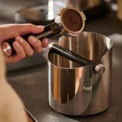 Tchibo Knock-Box Abklopfschale, Für Siebträger Espressomaschine, Zur Leichten Entsorgung Des Feuchten Kaffeesatzes, Silber / Schwarz, Edelstahl Und Gummi -Kaffeegetränkeladen 34761fecdbd485c181ef024e91765001