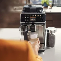 Does Not Apply Philips Series 5400 Kaffeevollautomat – Lattego Milchsystem, 12 Kaffeespezialitäten, Intuitives Display, 4 Benutzerprofile, Chrom (EP5447/90), Chrom / Einzigartig -Kaffeegetränkeladen 785256ad72d809864b8b2198a68c05fe