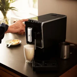 Tchibo Kaffeevollautomat Esperto Latte Inkl. 1kg Barista Caffè Crema Für Caffè Crema Und Espresso, Anthrazit -Kaffeegetränkeladen b9312d5fc03d2dc32535e2a5cb39e721