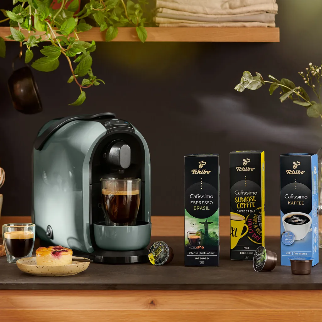 Tchibo Cafissimo Pure Kaffeemaschine Kapselmaschine Inkl. 30 Kapseln Für Caffè Crema, Espresso Und Kaffee, Arctic Green 3 Tchibo Cafissimo Pure Kaffeemaschine Kapselmaschine Inkl. 30 Kapseln Für Caffè Crema, Espresso Und Kaffee, Arctic Green – Bild 3